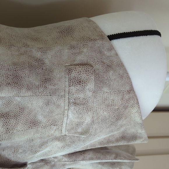 INC Snakeskin Print Sheen Cropped Dressy Blazer M Cream Tan Pattern - Picture 10 of 16